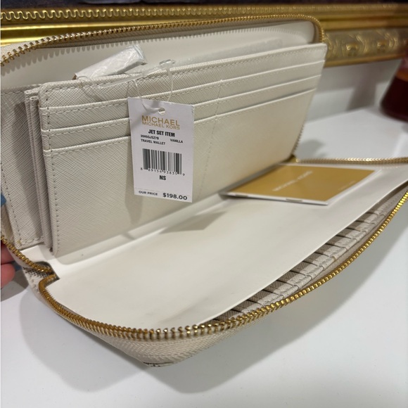 (2 ITEMS) Michael Kors Monogram Tote and Wallet - Picture 6 of 8